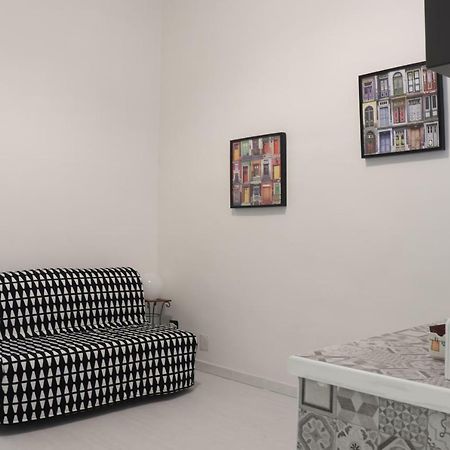 Ferienwohnung A Tre Passi Dal Duomo Neapel Exterior foto
