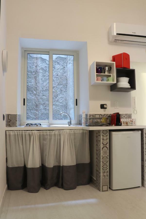 Ferienwohnung A Tre Passi Dal Duomo Neapel Exterior foto