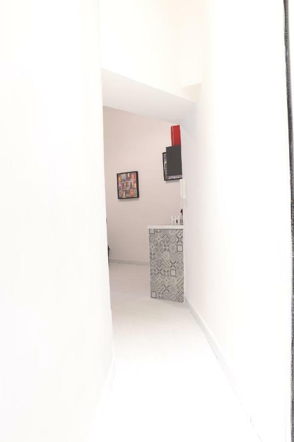 Ferienwohnung A Tre Passi Dal Duomo Neapel Exterior foto